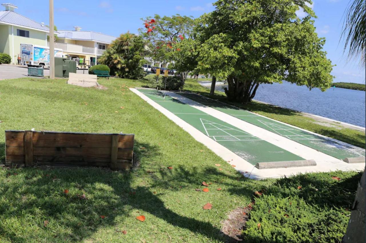 Beautiful New Luxury Townhome With Private Beach And Swimming Pools Ruskin Extérieur photo