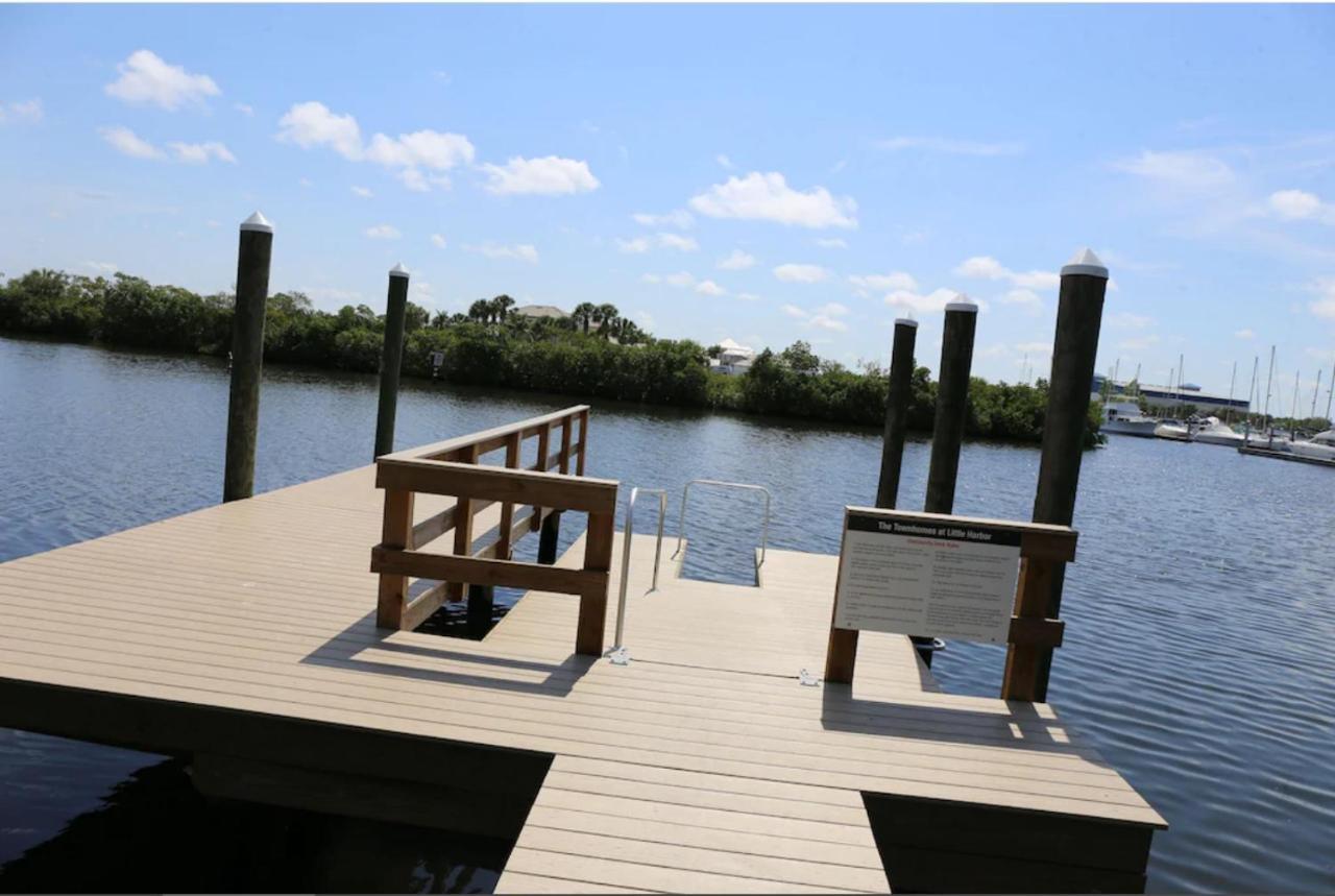 Beautiful New Luxury Townhome With Private Beach And Swimming Pools Ruskin Extérieur photo