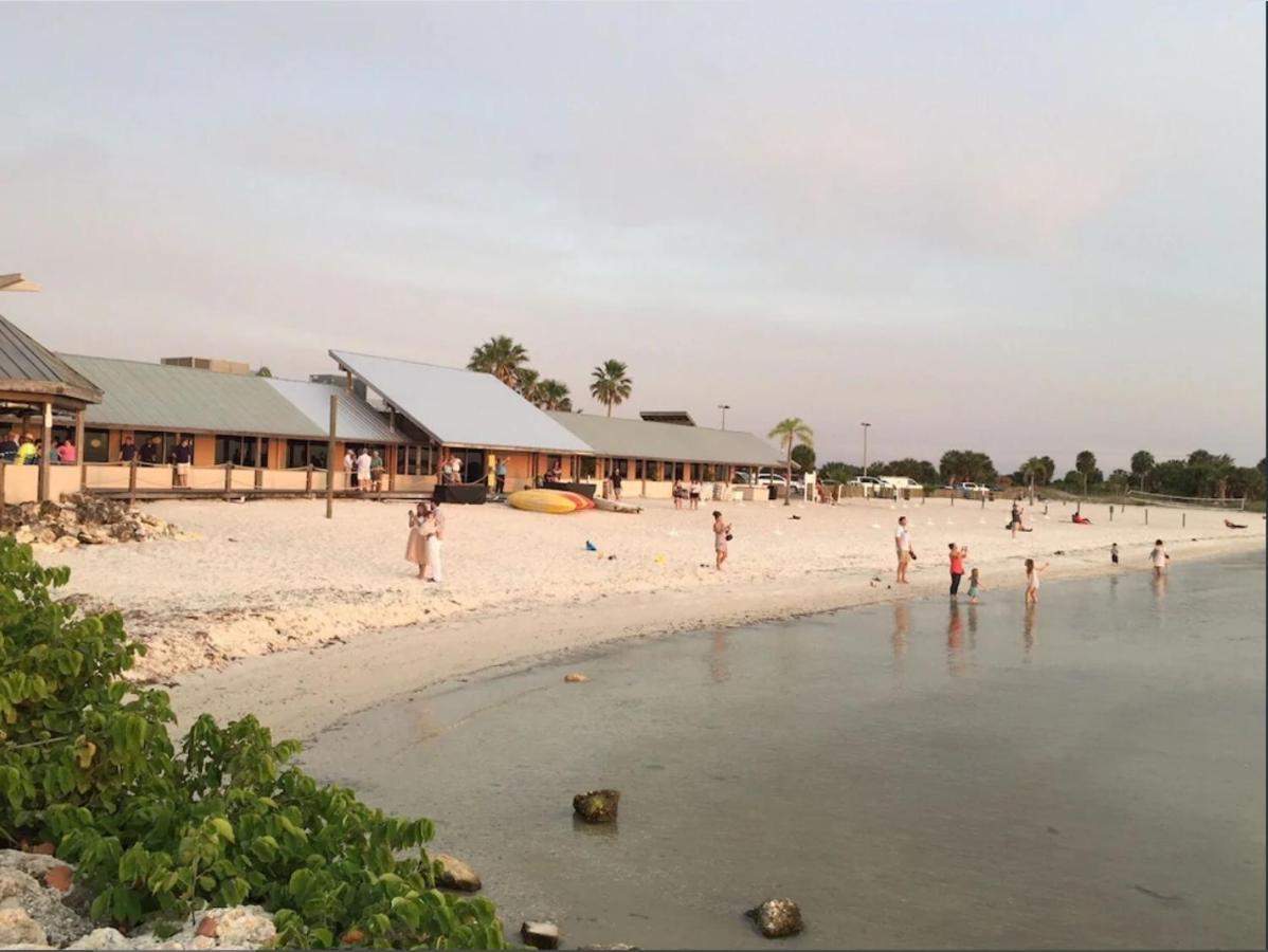 Beautiful New Luxury Townhome With Private Beach And Swimming Pools Ruskin Extérieur photo