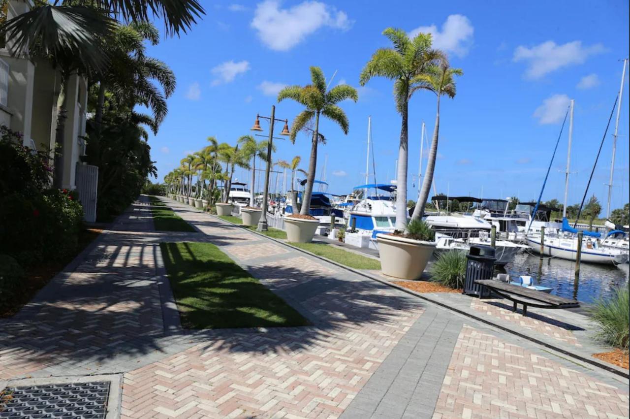 Beautiful New Luxury Townhome With Private Beach And Swimming Pools Ruskin Extérieur photo