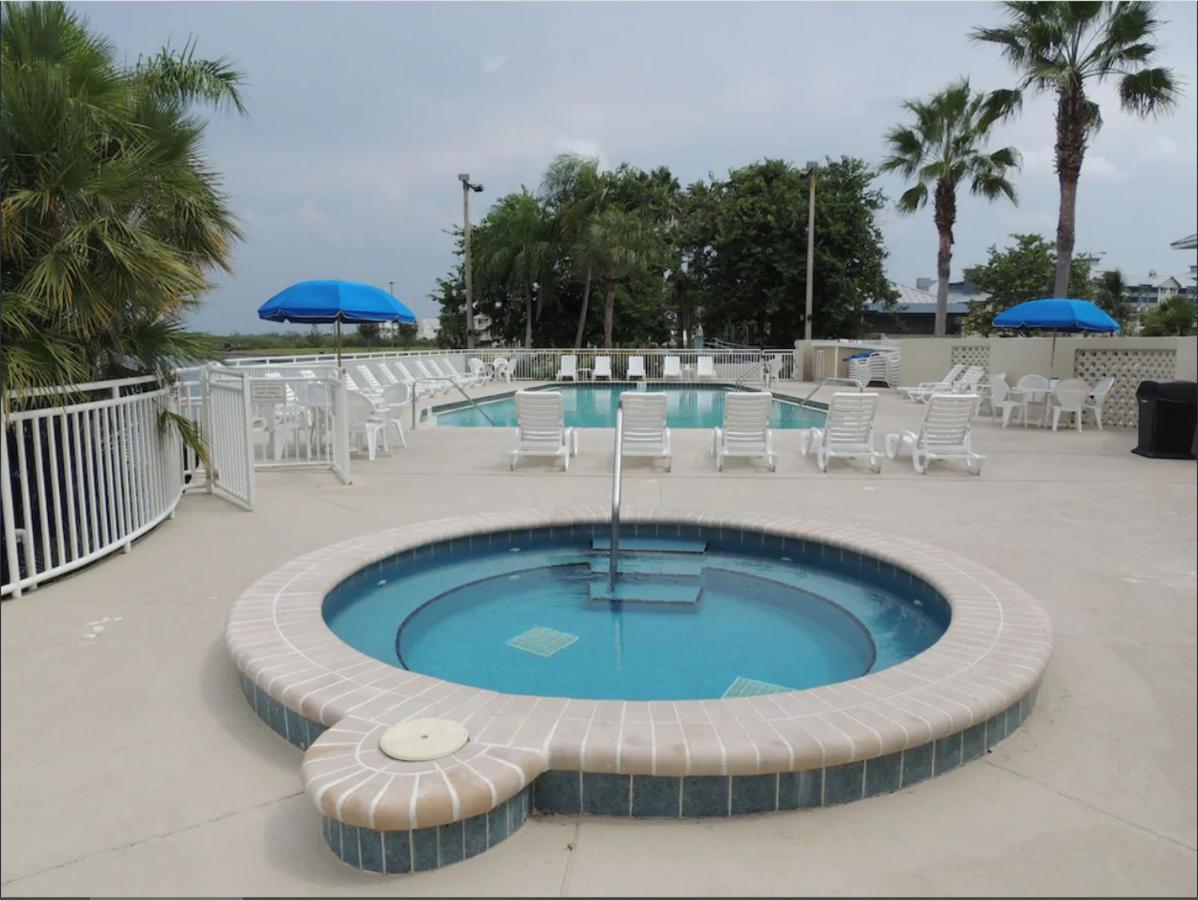 Beautiful New Luxury Townhome With Private Beach And Swimming Pools Ruskin Extérieur photo