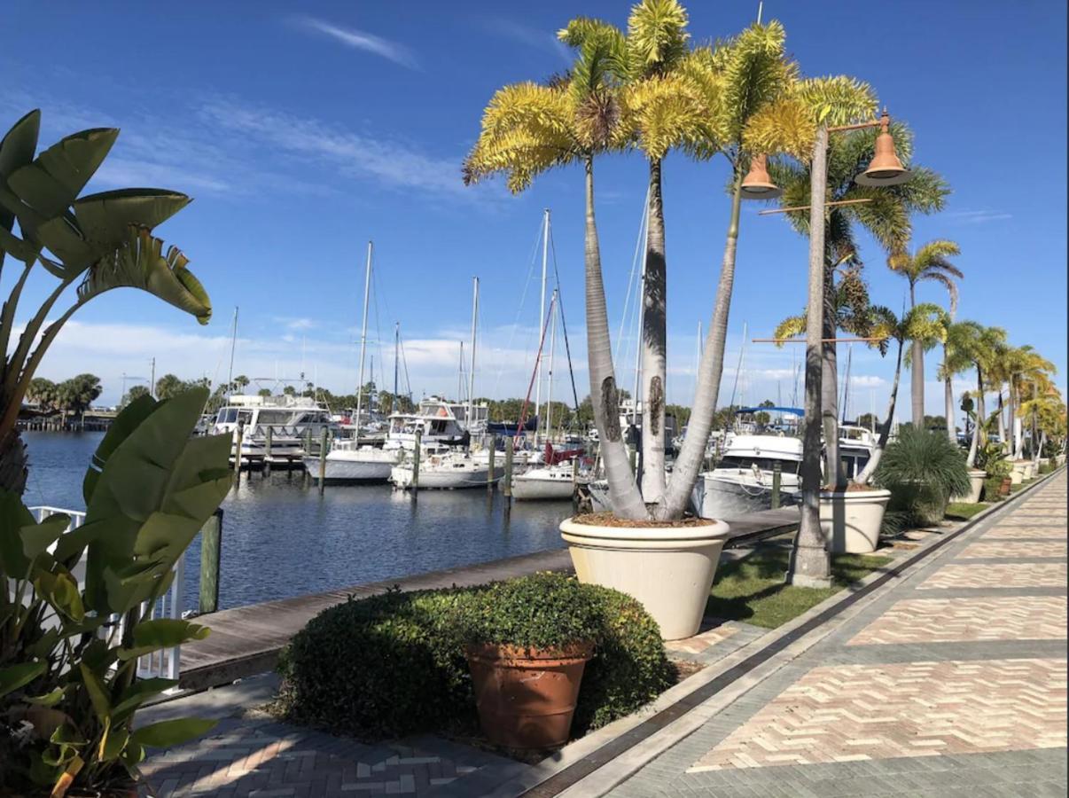 Beautiful New Luxury Townhome With Private Beach And Swimming Pools Ruskin Extérieur photo