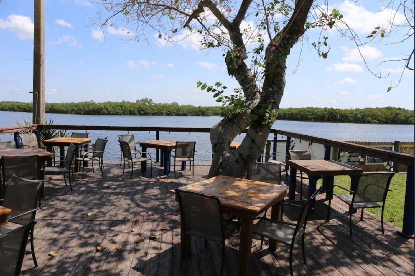 Beautiful New Luxury Townhome With Private Beach And Swimming Pools Ruskin Extérieur photo