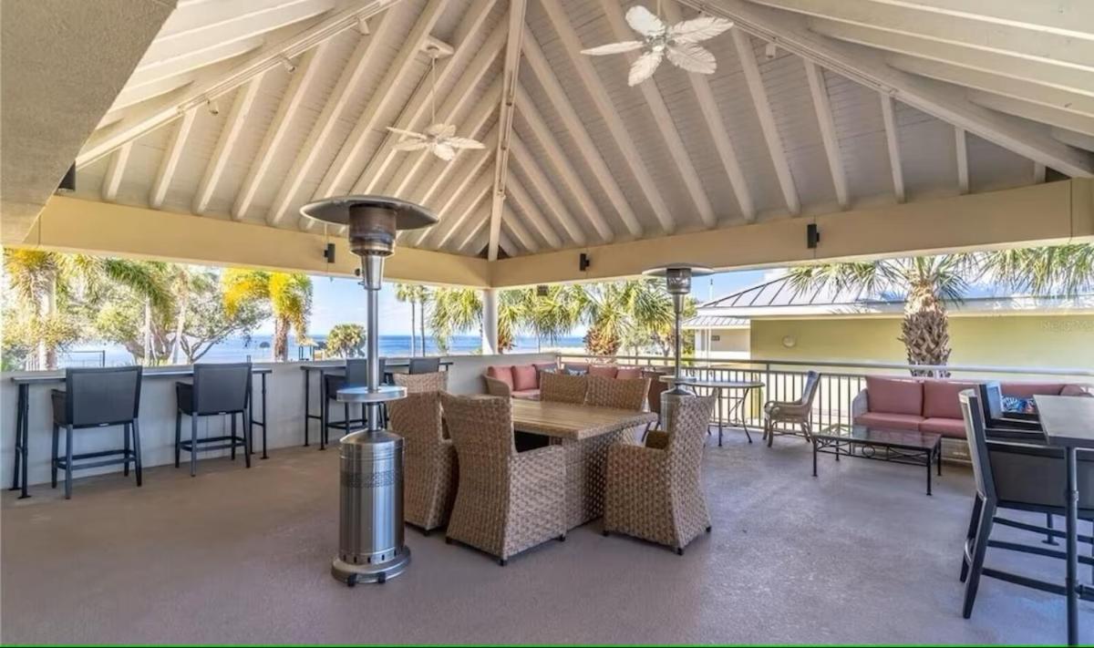 Beautiful New Luxury Townhome With Private Beach And Swimming Pools Ruskin Extérieur photo